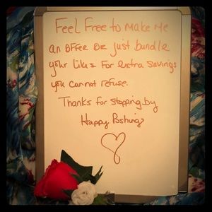 Make an offer or bundle your order 👚🛍👡👗👖🌻💜